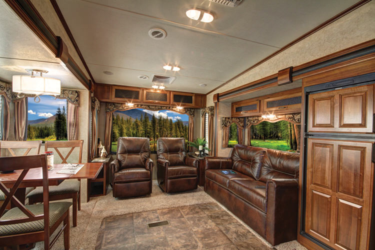 cougar_xlite_fifth_interior