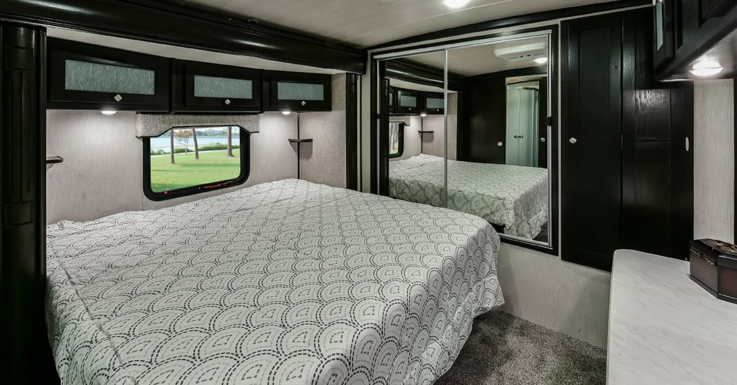 Top 5 Travel Trailers With King Beds, Class C Motorhomes With King Size Beds