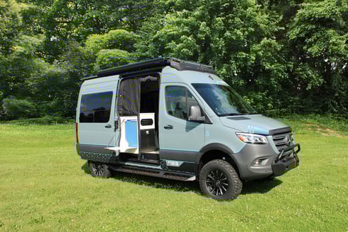 Remote Vans 2026 Oasis Drop Down Table