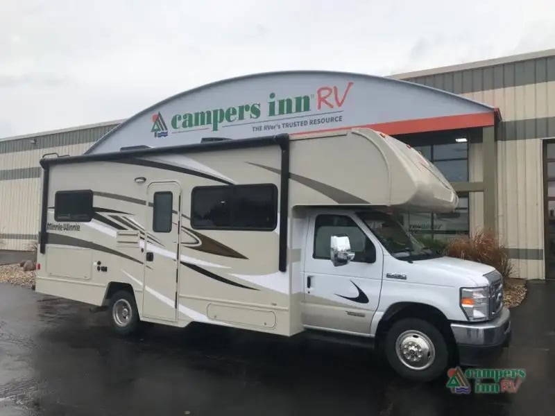 New 2023 Winnebago Minnie Winnie 25B in Davenport Iowa