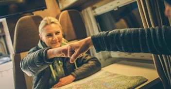Fist bump AdobeStock_126015977 fb 72 dpi