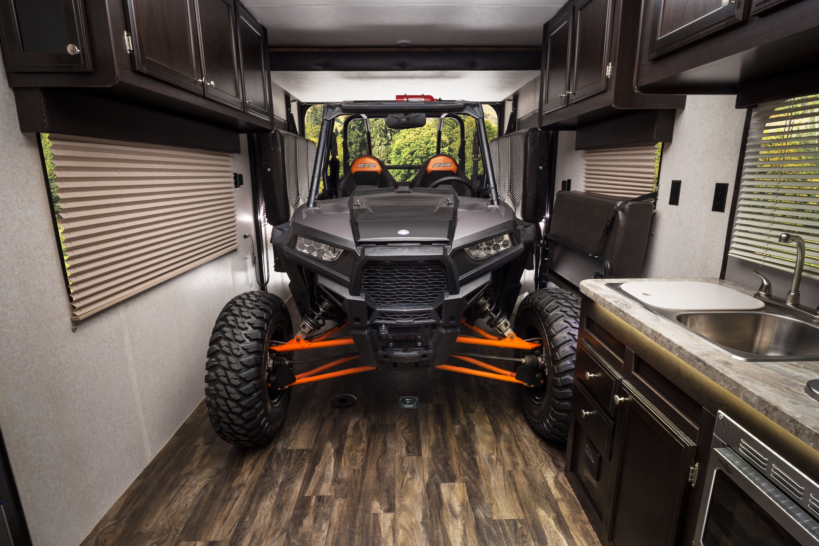 Les Meilleures Caravanes De Voyage Toy Hauler Pour Les Aventures De   Jayco2017 Octane260 FtoB RZR 