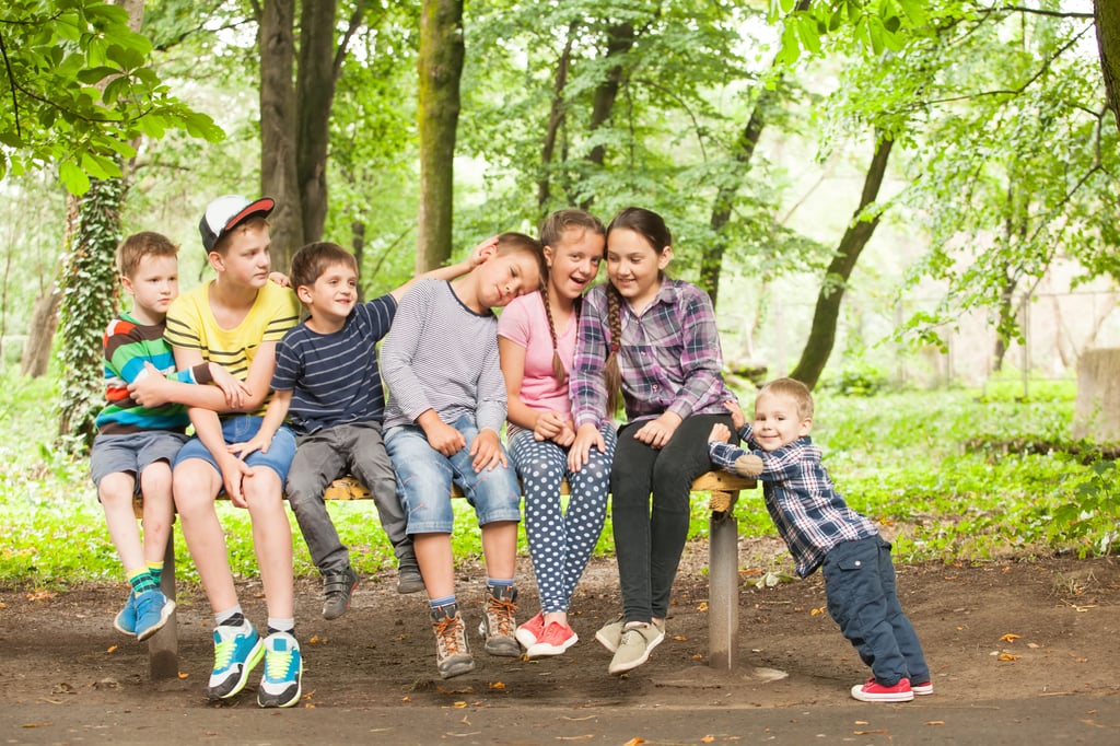 Kids hanging out AdobeStock_123562590.jpeg