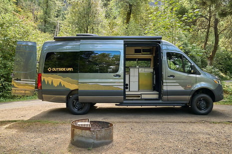 OutsideVan-Parks-Exterior-SliderRearOpen-Web