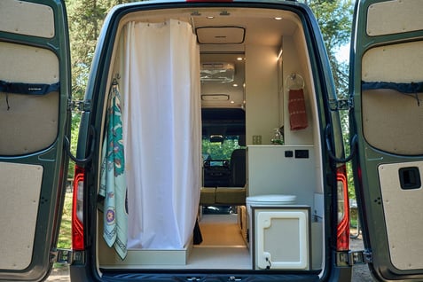 OutsideVan_Parks_Interior_OutbackWashroom_HighTopShower_Closed2_Web