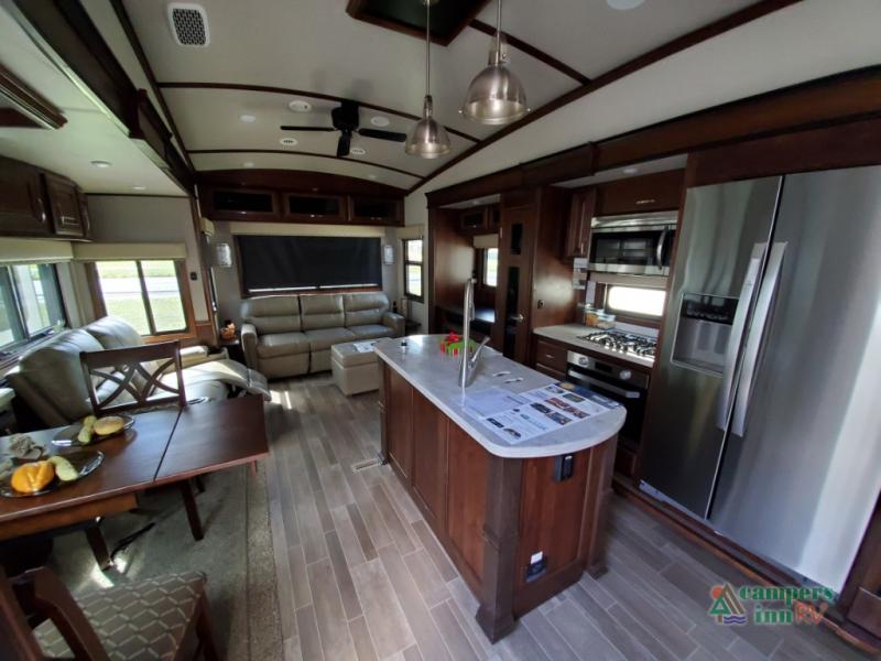 Jayco Pinnacle Interior