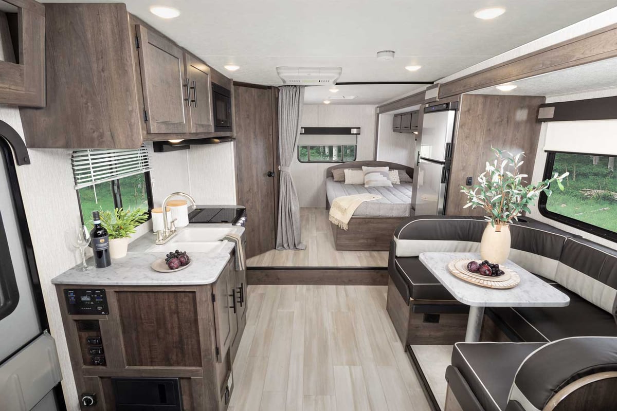 coachmen leperchaun class c motorhome interior