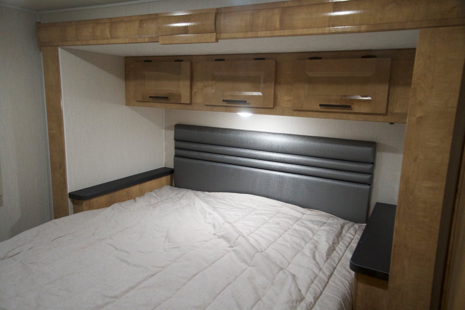 coachmen leprechaun class c motorhome bedroom