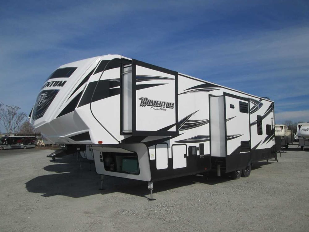 fifth-wheel motorhomes