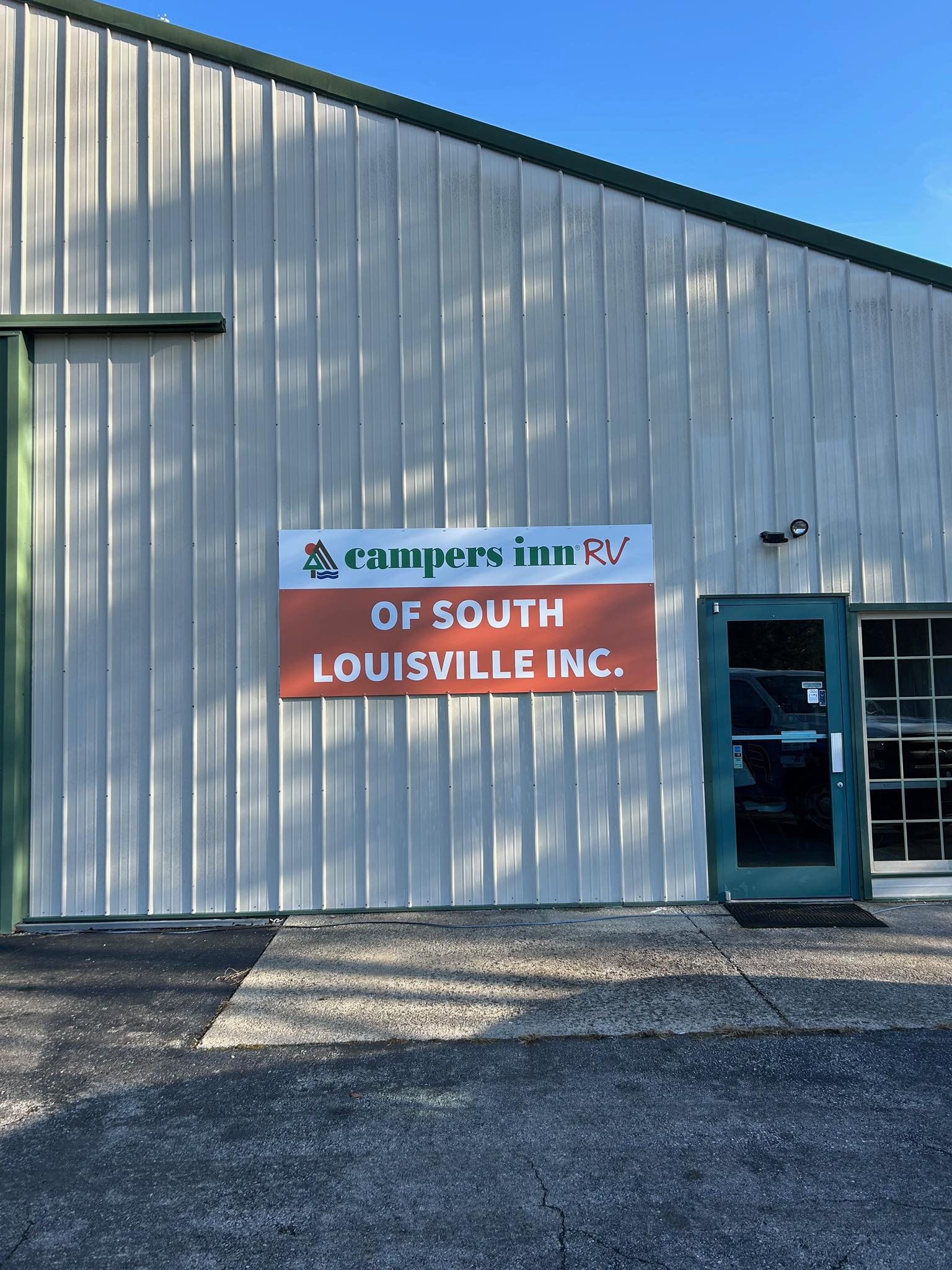 Campers Inn RV Opens First Liquidation Center in South Louisville