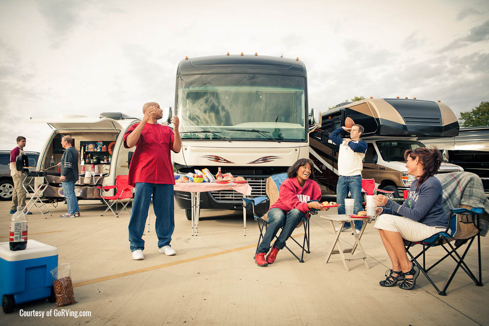 Tailgating_lowRes (1) gorving.jpg